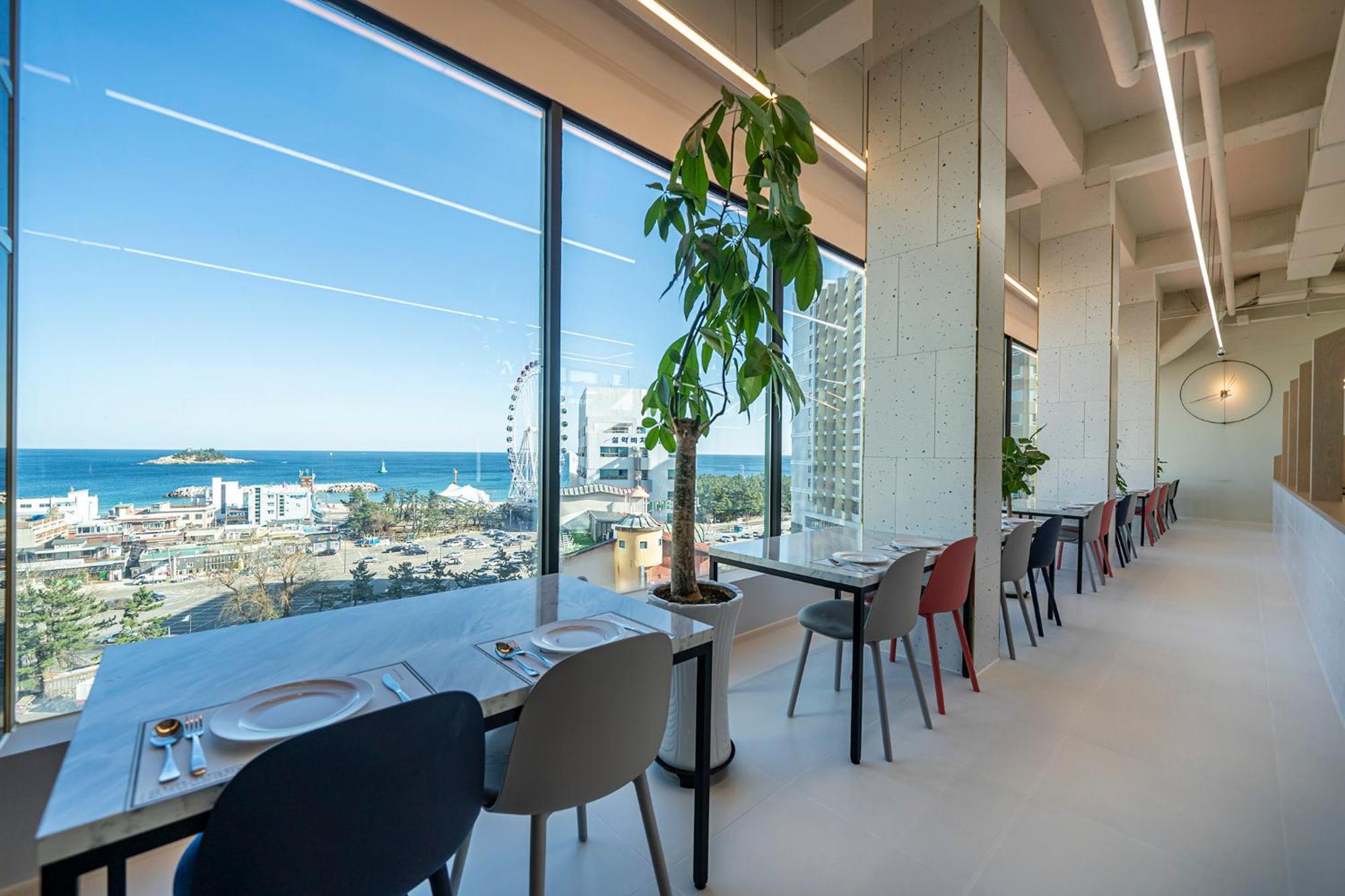 Sokcho Good Morning Hotel And Resort ภายนอก รูปภาพ